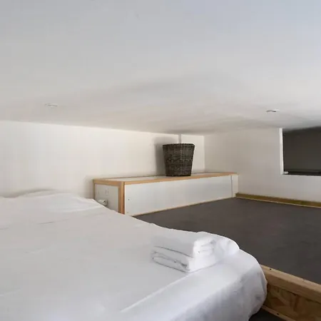 Gioa- Avec Balcon, Place Garibaldi -paillon Appartamento *