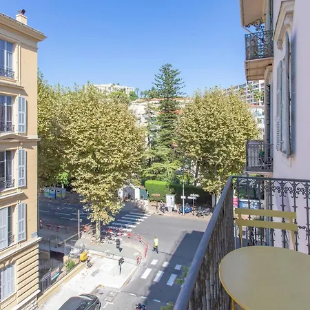 Gioa- Avec Balcon, Place Garibaldi -paillon * Niza