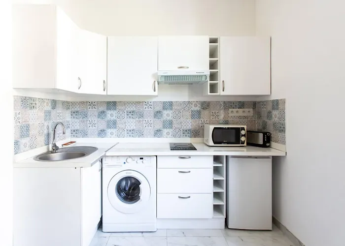 Gioa- Avec Balcon, Place Garibaldi -paillon