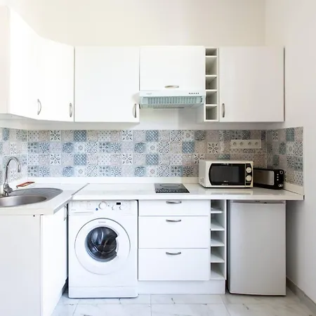 Gioa- Avec Balcon, Place Garibaldi -paillon