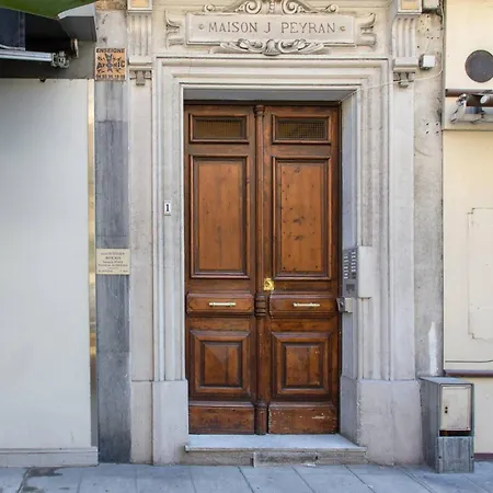 Gioa- Avec Balcon, Place Garibaldi -paillon 아파트 니스